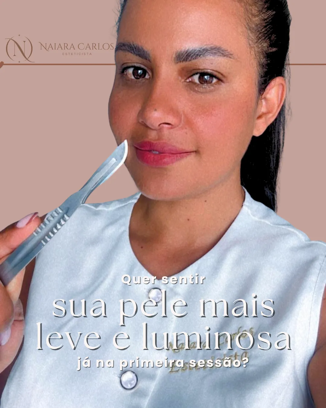 Naiara com a lâmina de dermaplaning: queres sentir a tua pele mais leve e luminosa já na primeira sessão?